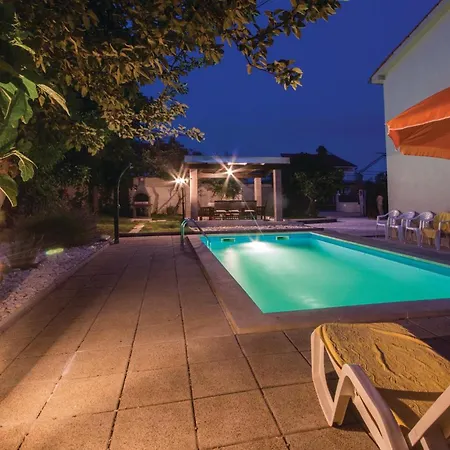 Cozy In With Kitchen Pula