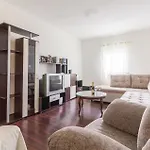 Cozy In With Kitchen بيت للعطل
